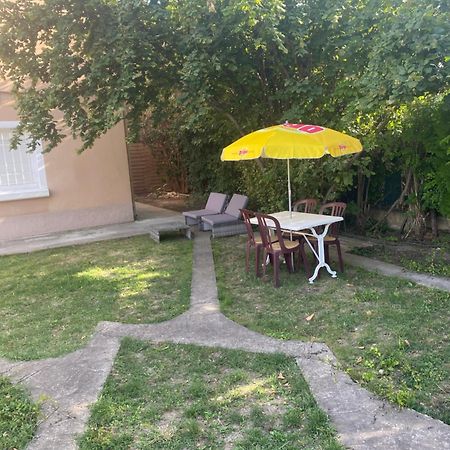 Spa Jardin Prive T3 Independant Dans Villa Morieres-les-Avignon Exterior foto